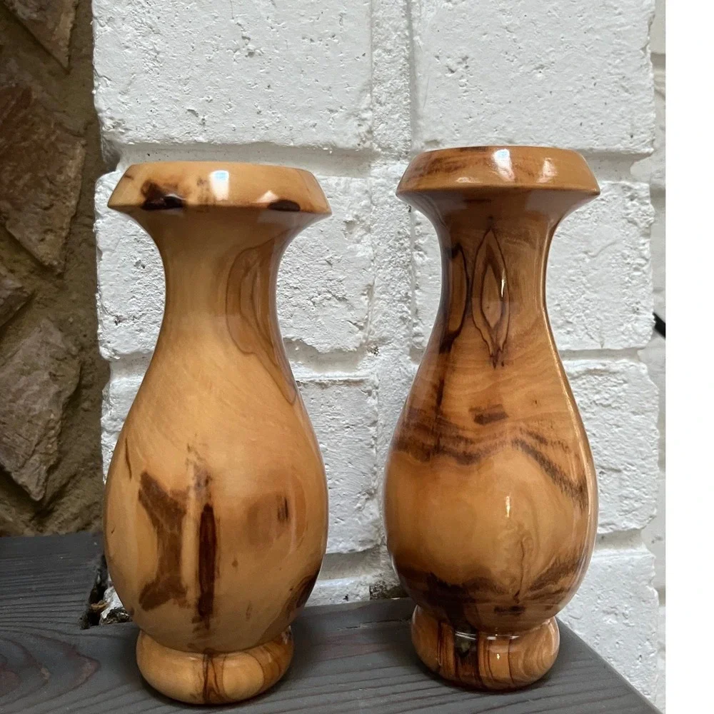 Pair of unique olive wood Candle holders. Size 5.5‎ inches
